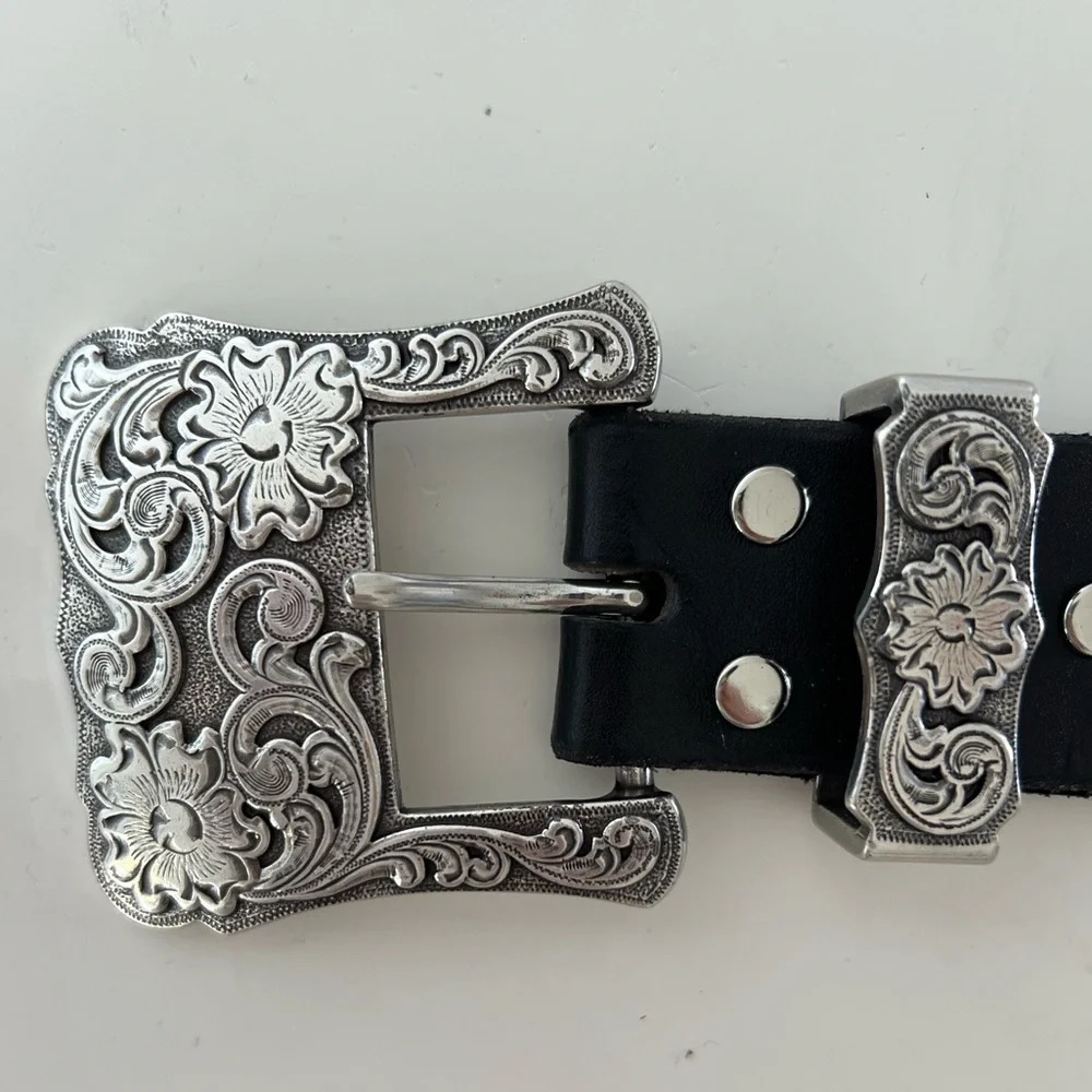 Nocona Genuine Leather Black Embossed Silver Toned MetalWestern Belt Size Medium - Picture 3 of 8